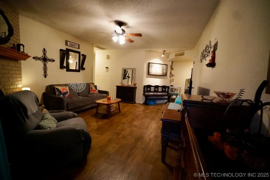 1744 S Pine Avenue, Broken Arrow, OK 74012 - Image #2