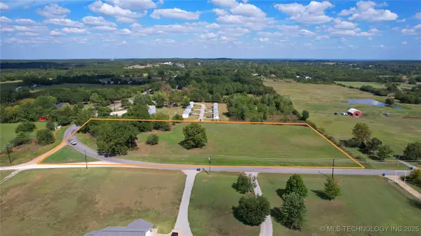 1900 Silo Road, Silo, OK 74701