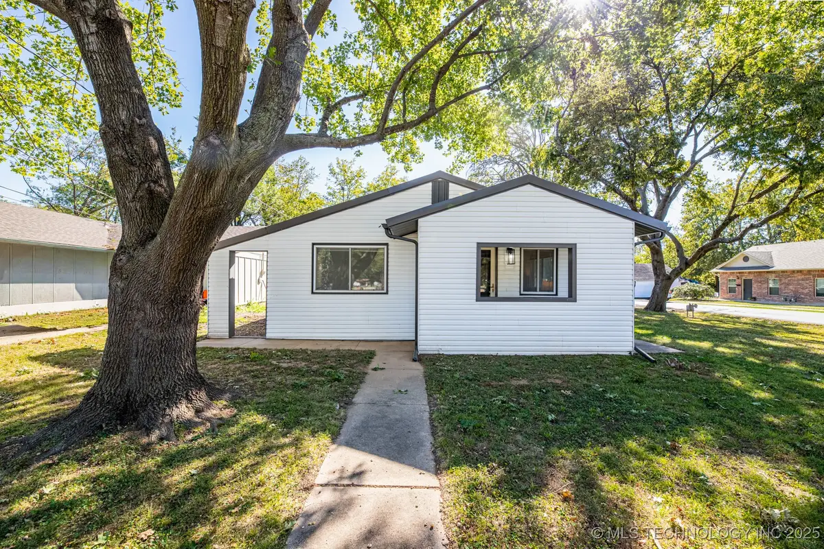 1325 W Quarles Street, Claremore, OK 74055 - Image #1