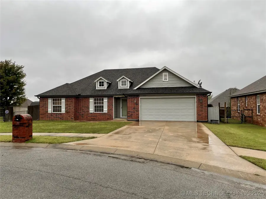 2100 S Haynie Court, Skiatook, OK 74070 - Image #2