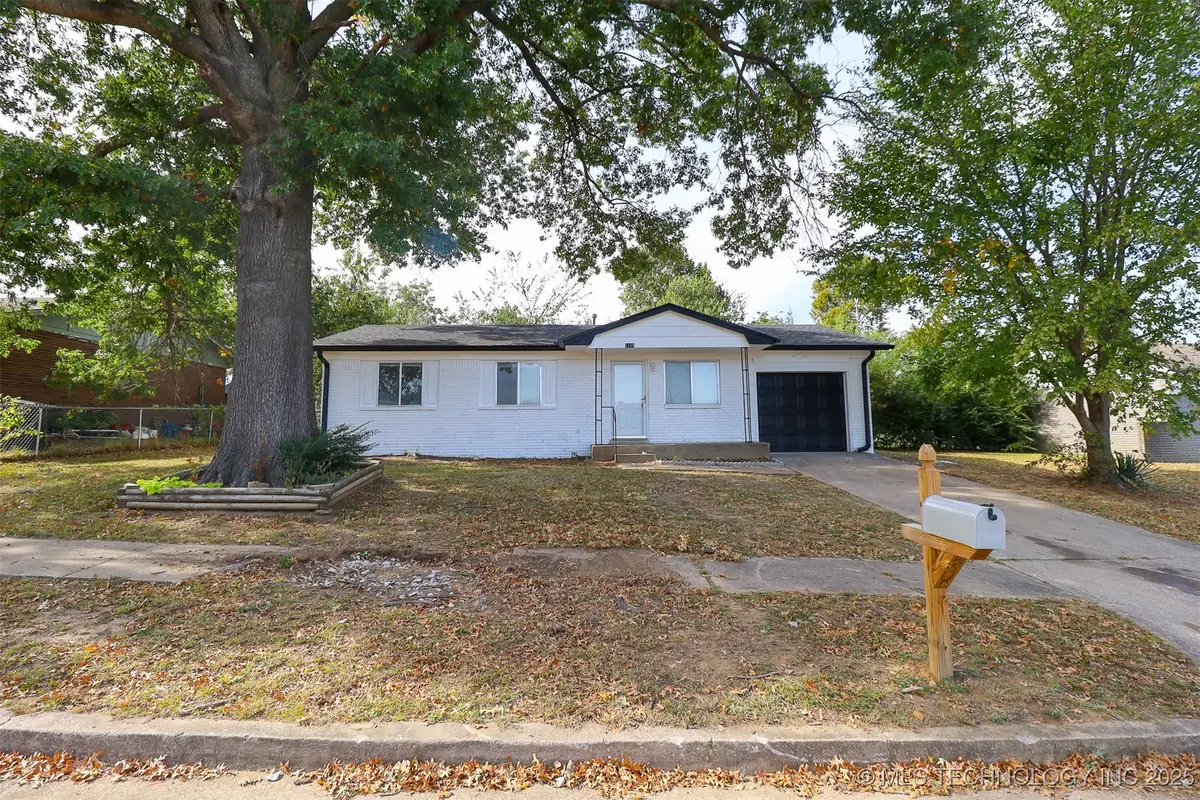 1119 N Kansas Avenue, Claremore, OK 74017 - #1