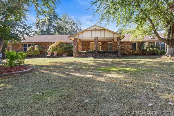 1804 E Hollow Oak Road, Stigler, OK 74462