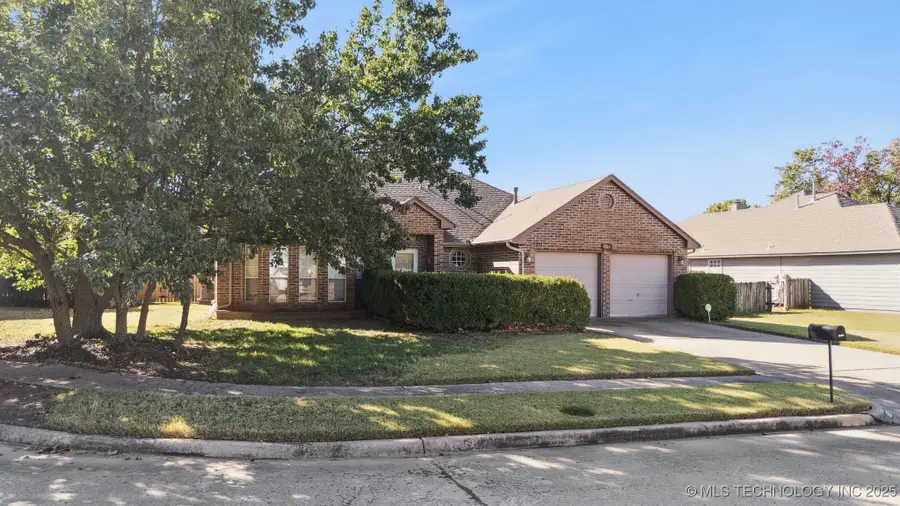 1211 W Edgewater Place, Broken Arrow, OK 74012 - #2