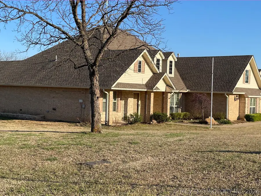 909 S Country Club Drive, Cushing, OK 74023 - #3