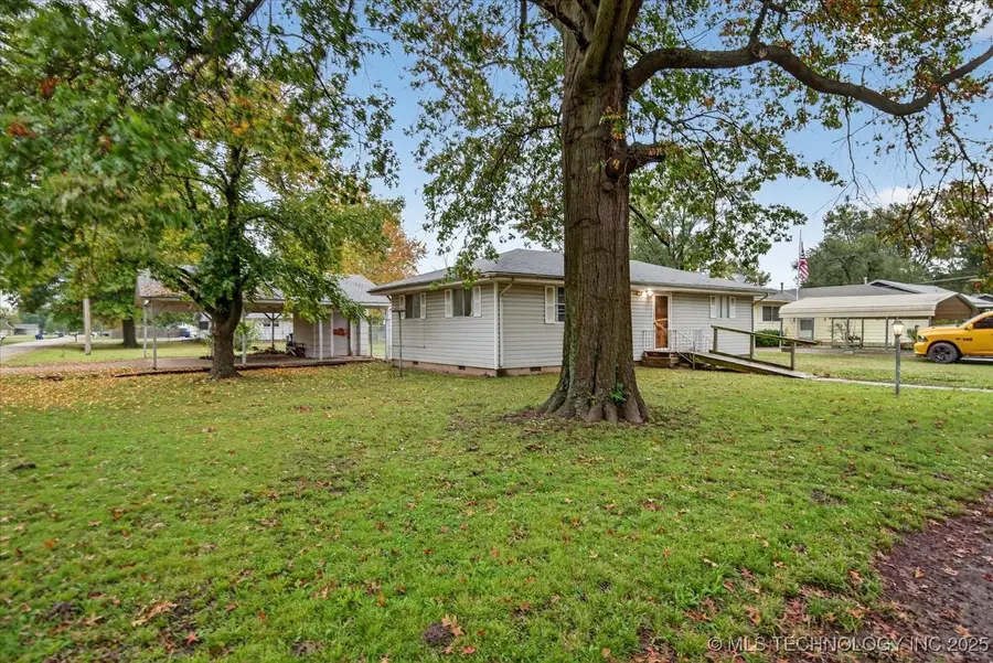 622 W Ironman Avenue, Nowata, OK 74048 - Image #2