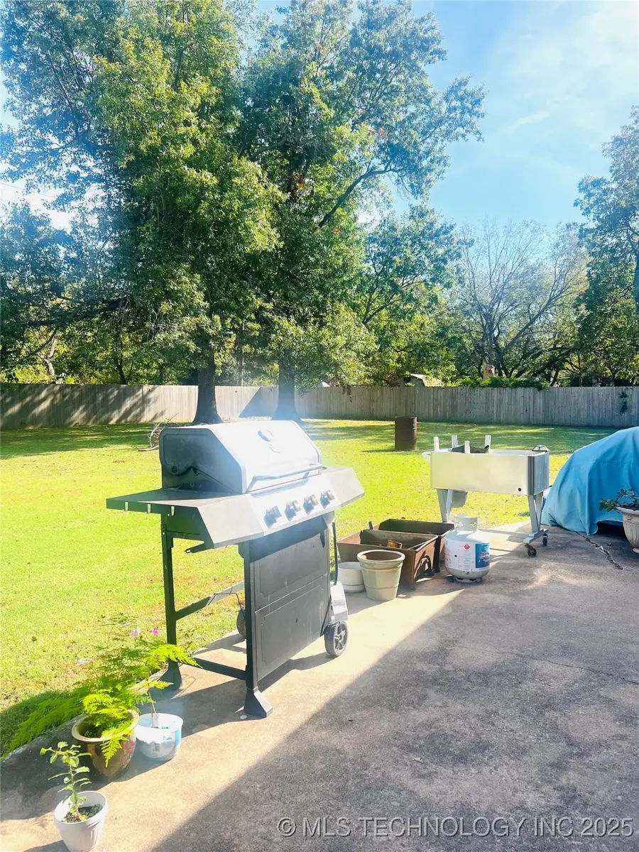 701 N Hughes Avenue, Morris, OK 74445 - Image #3