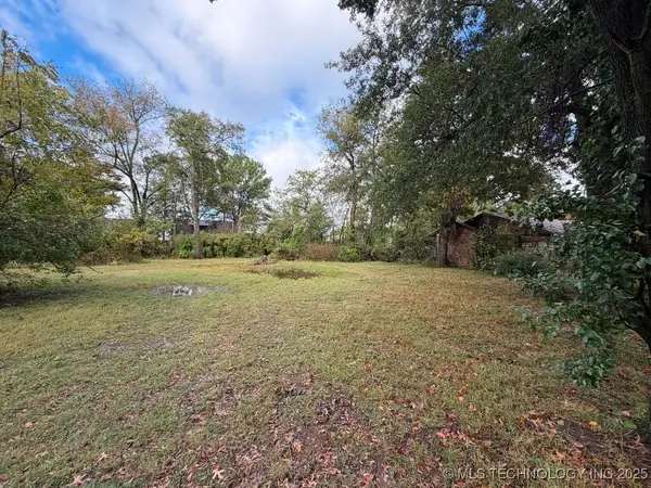 1223 E 7th Street, Okmulgee, OK 74447