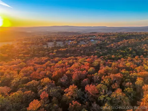 1 E 1000 Road, Muldrow, OK 74948