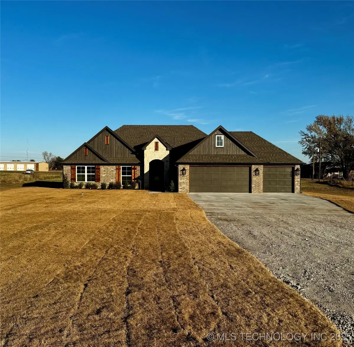 10860 E 450 Road, Claremore, OK 74017 - Image #1