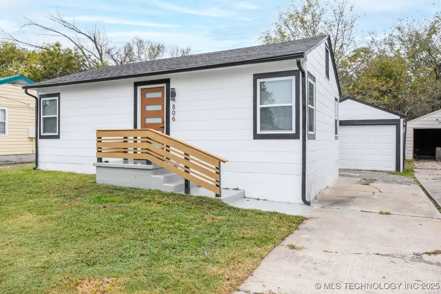 806 E 12th Place, Bartlesville, OK 74003 - Image #2