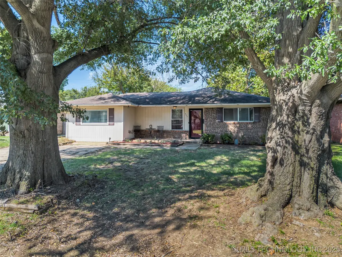 703 Cottonwood Street, Ardmore, OK 73401 - Image #1