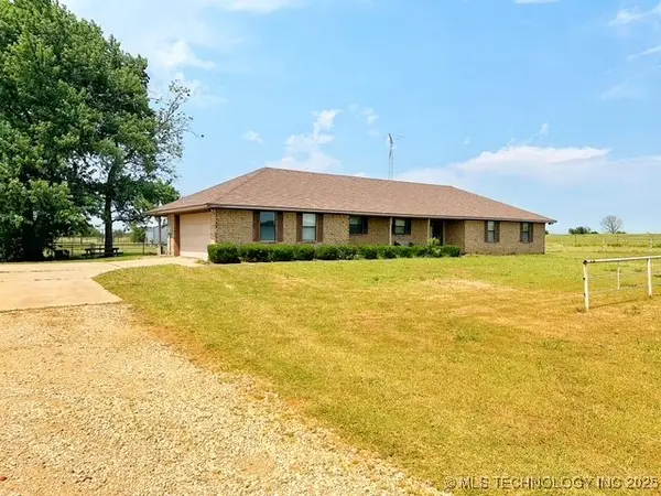 7532 E 130, Holdenville, OK 74848