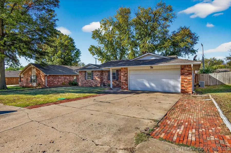 313 S Fenway Place, Bartlesville, OK 74006 - Image #3