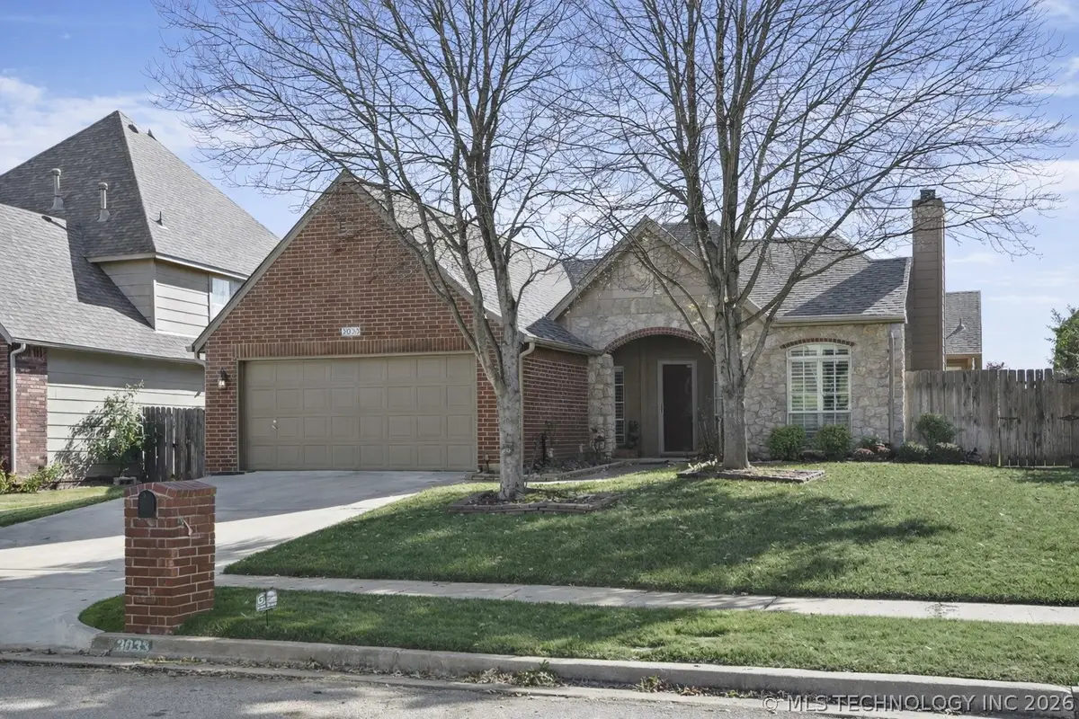 3033 W Oakland Street, Broken Arrow, OK 74012 - #1