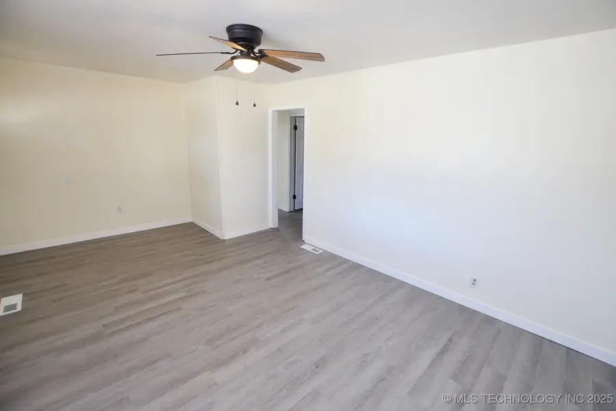 215 S Maple Avenue, Tahlequah, OK 74464 - Image #2