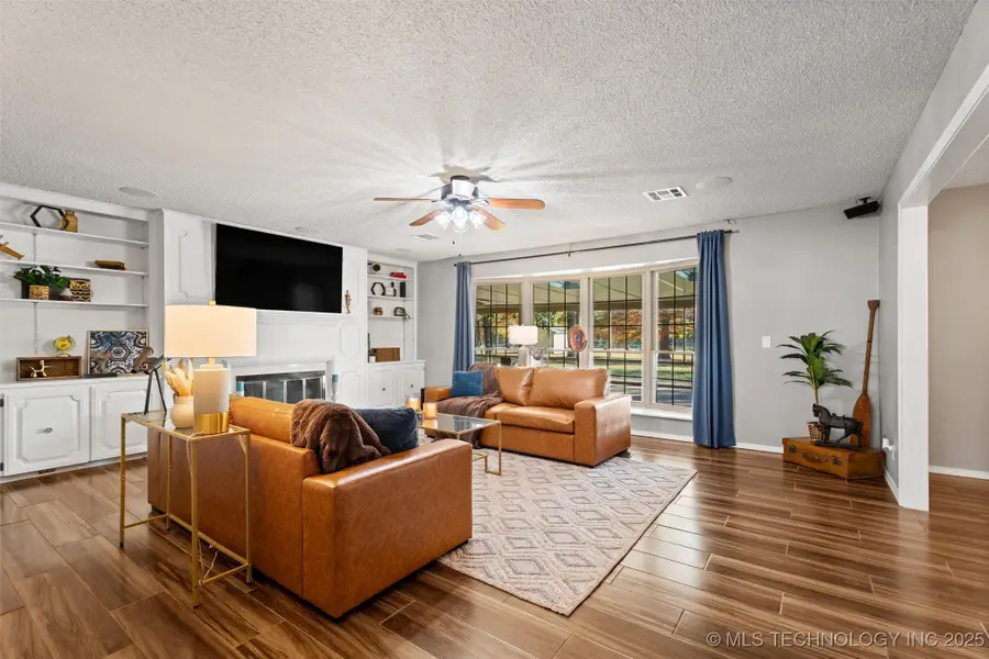 941 SE Paddock Court, Bartlesville, OK 74006 - Image #2