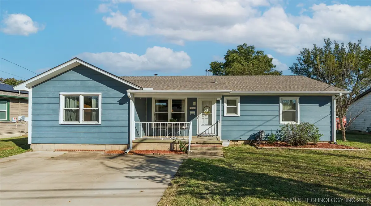 1216 N Sioux Avenue, Claremore, OK 74017 - #1