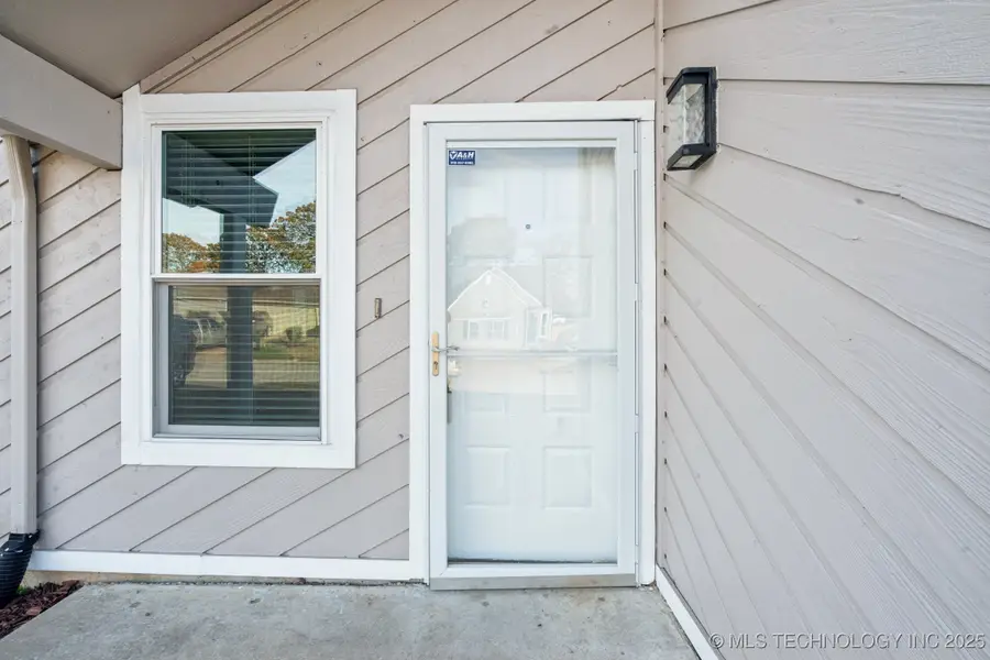 1924 W 62nd Street, Tulsa, OK 74132 - Image #2