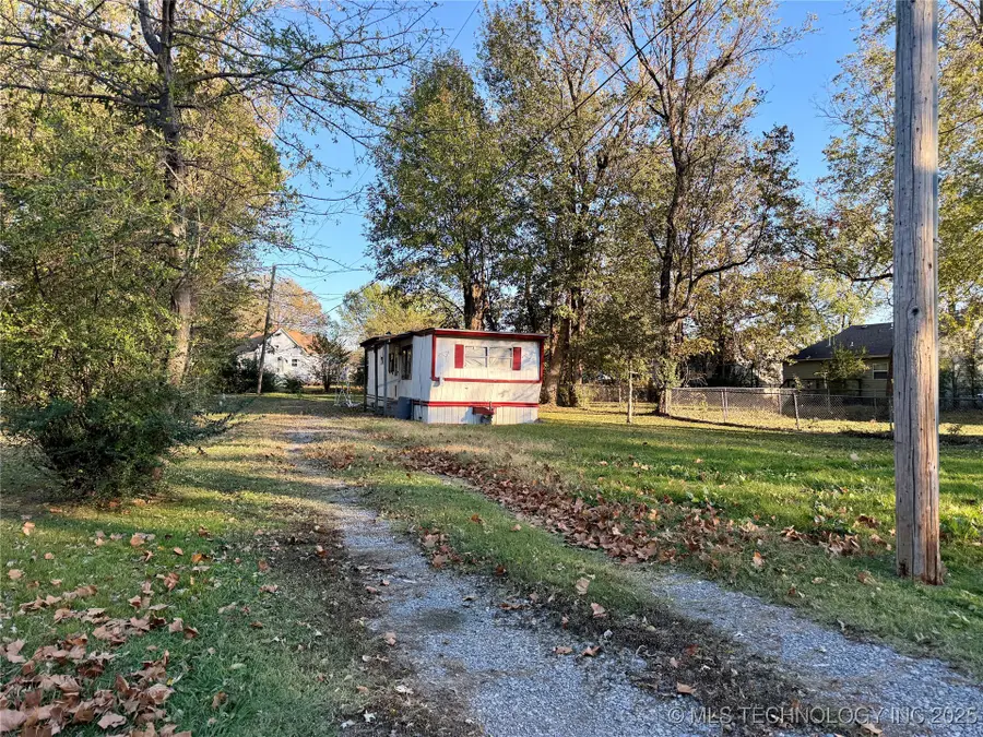 905 S Garfield Avenue, Wagoner, OK 74467 - Image #2