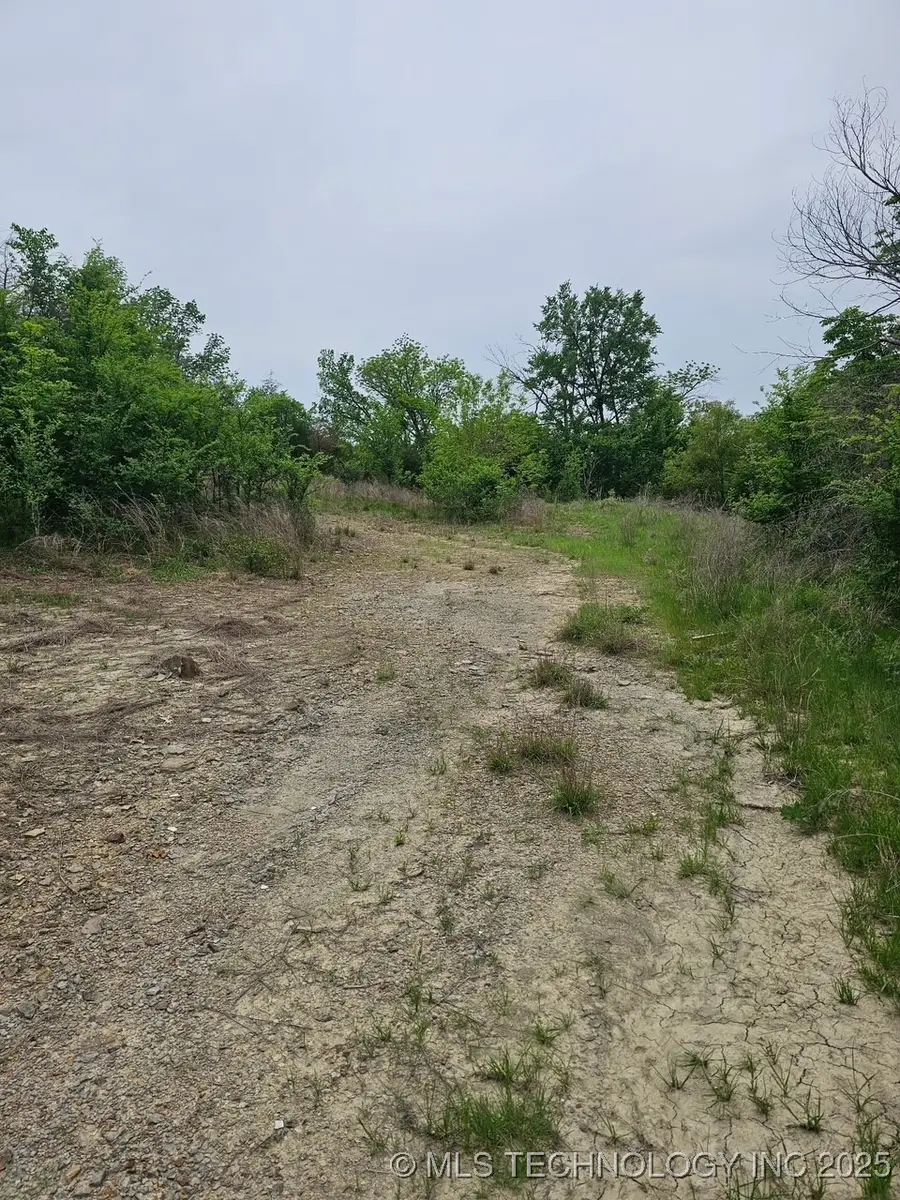 24 Holly Road, Henryetta, OK 74437 - Image #2