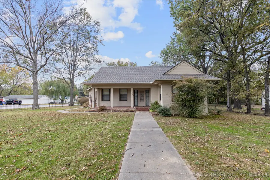 816 S Mcquarrie Avenue, Wagoner, OK 74467 - Image #2