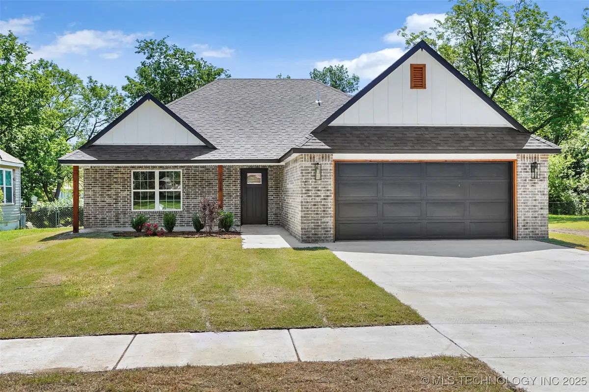 107 S Coo-y-yah Street, Pryor, OK 74361 - Image #1