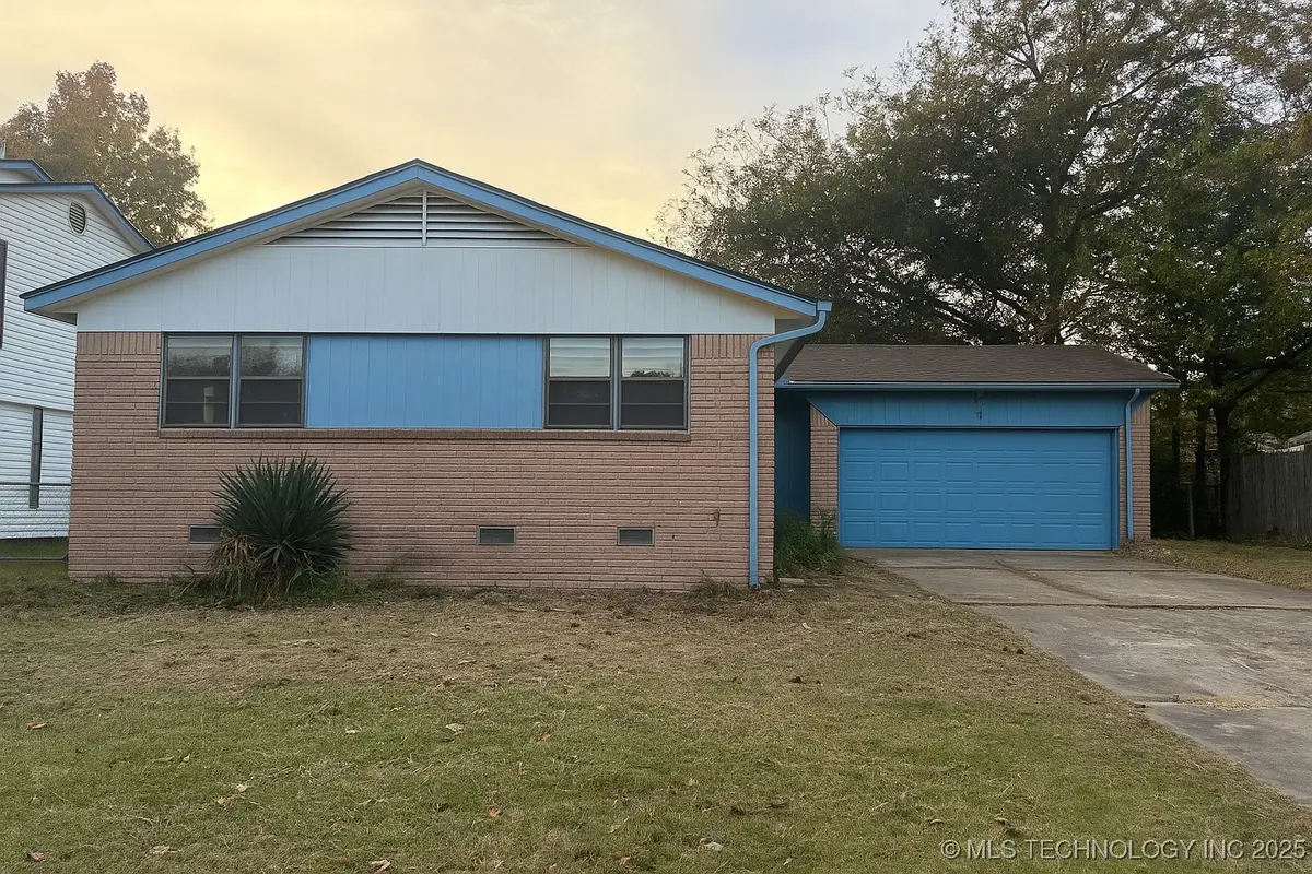 320 N Cedar Street, Owasso, OK 74055 - #1