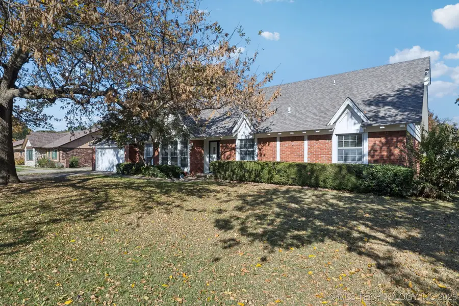 1114 Oakwood Drive, Broken Arrow, OK 74011 - Image #3