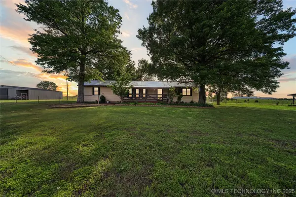 1202 Oak Grove Road, Cushing, OK 74023