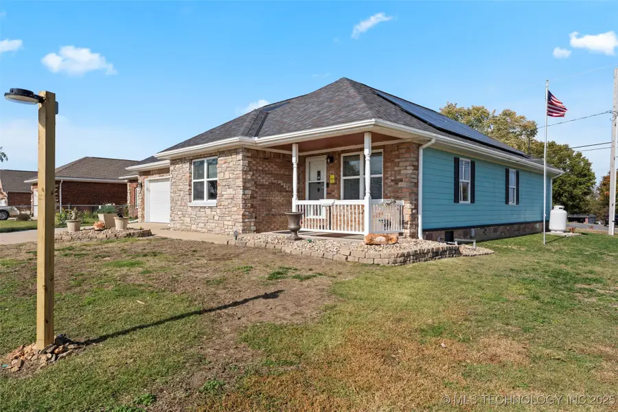 1407 W 9th Street, Grove, OK 74344 - Image #2