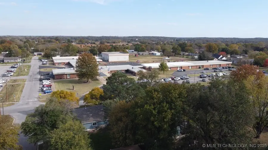 14 W Chestnut Street, Skiatook, OK 74070 - Image #2