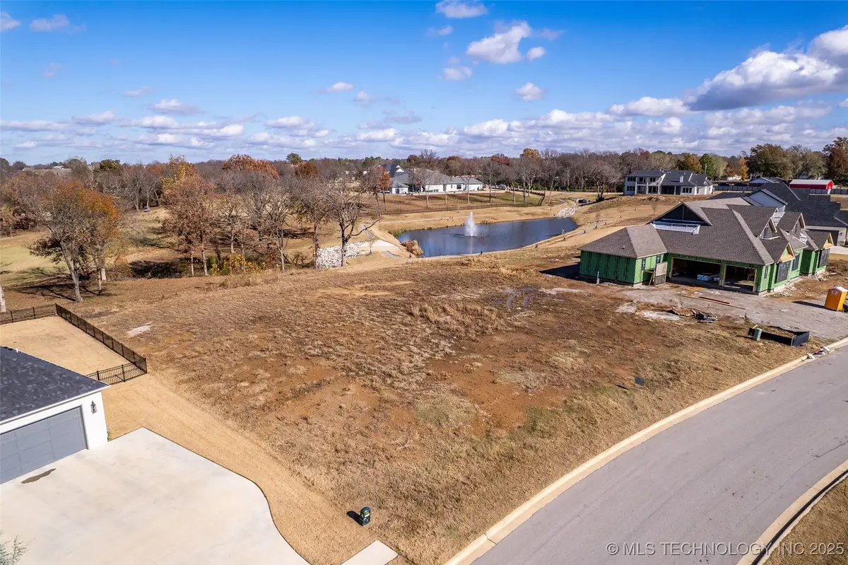 8812 E Elgin Street, Broken Arrow, OK 74014 - Image #1
