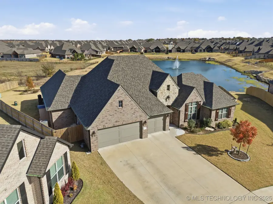 6323 N 25th Street, Broken Arrow, OK 74014 - Image #2