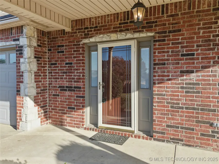 4225 Greentree Way #17A, Sand Springs, OK 74063 - Image #3