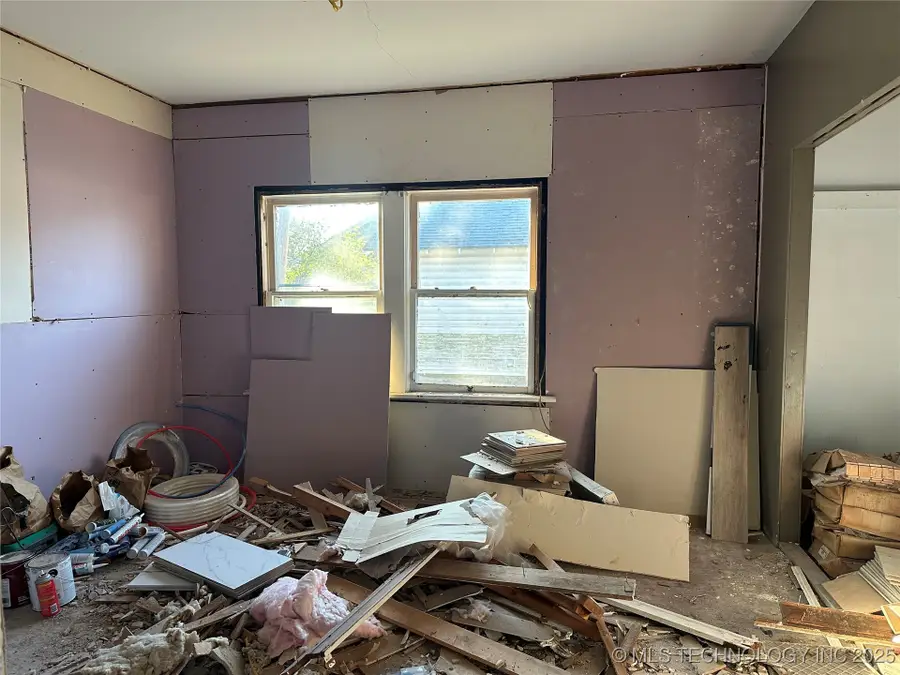 907 S Creek Avenue, Okmulgee, OK 74447 - Image #3