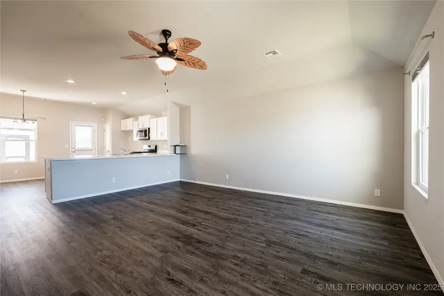 10715 N 101 East Court E, Owasso, OK 74055 - Image #2