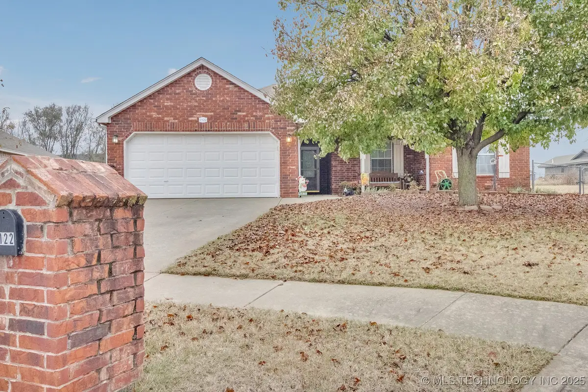2122 W Walnut Street, Collinsville, OK 74021 - Image #1