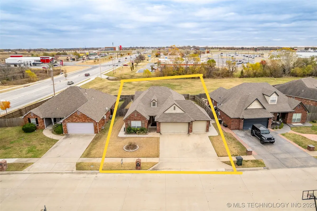 11521 N 132nd East Avenue, Owasso, OK 74055 - Image #1