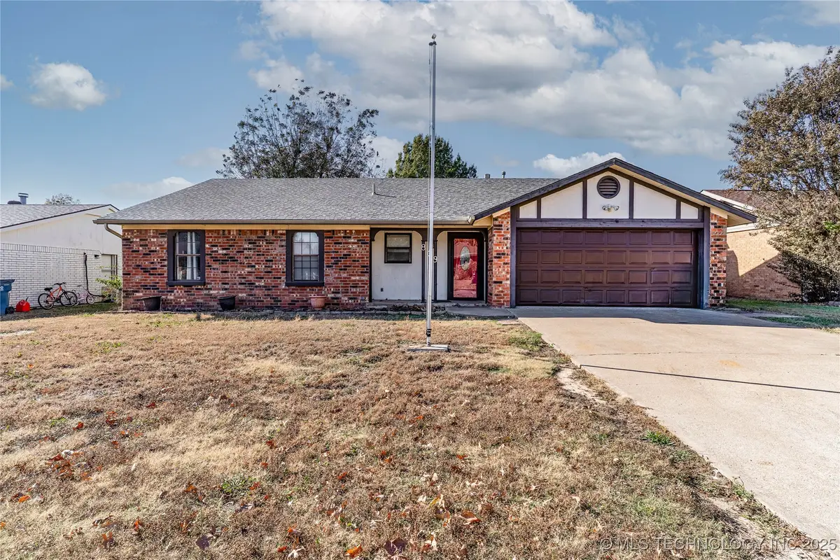 809 S Holmes Avenue, Cushing, OK 74023 - Image #1
