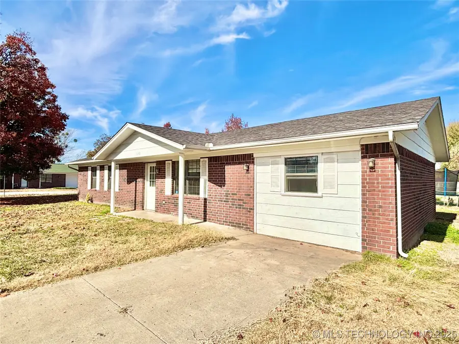 1103 E Kaniatobe Lane, Stigler, OK 74462 - Image #2