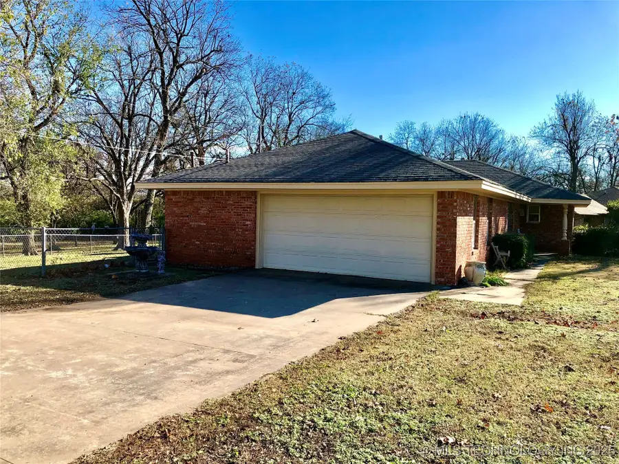 1402 Bell Creek Avenue, Cushing, OK 74023 - Image #3