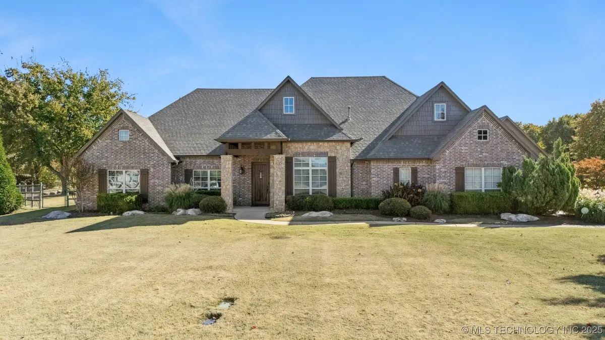 7135 Kingbird Court, Owasso, OK 74055 - #1