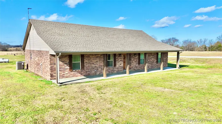 3693 State Hwy 71 Highway, Quinton, OK 74561 - Image #2