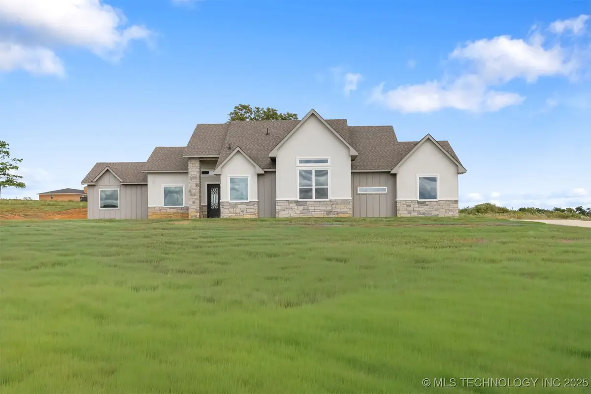 223 Vaughn Lane, Calera, OK 74730 - Image #1