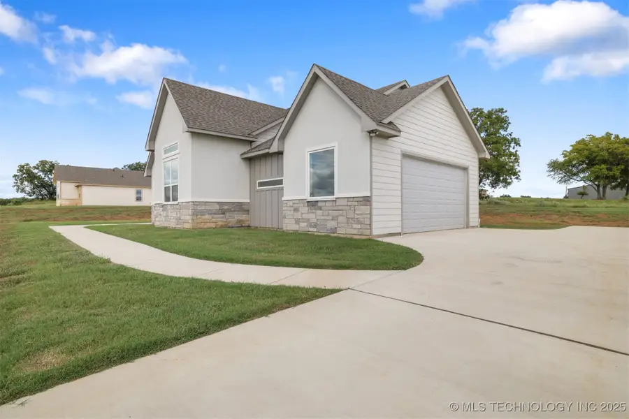 223 Vaughn Lane, Calera, OK 74730 - Image #3