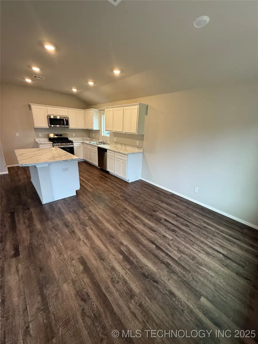 7109 S Maple Avenue, Broken Arrow, OK 74011 - Image #3