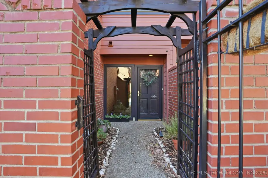 38 S Woodward Boulevard #16, Tulsa, OK 74114 - Image #2