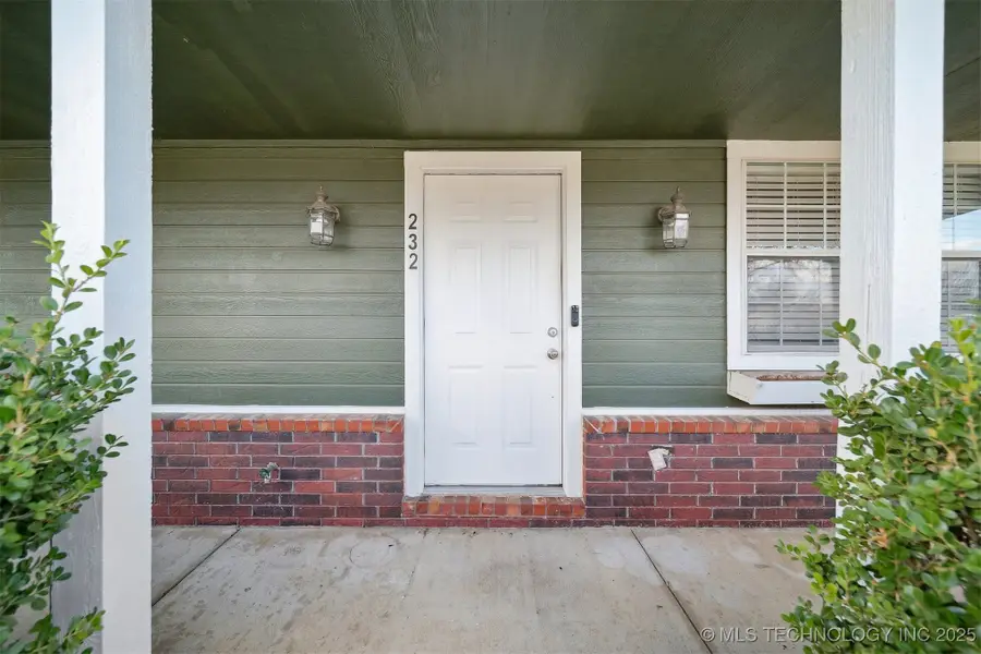 232 Eastmanor Circle, Pryor, OK 74361 - Image #2