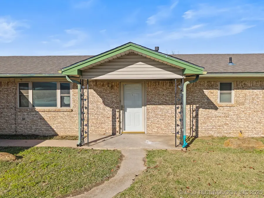 114 Laurel Street, Lone Grove, OK 73443 - Image #2