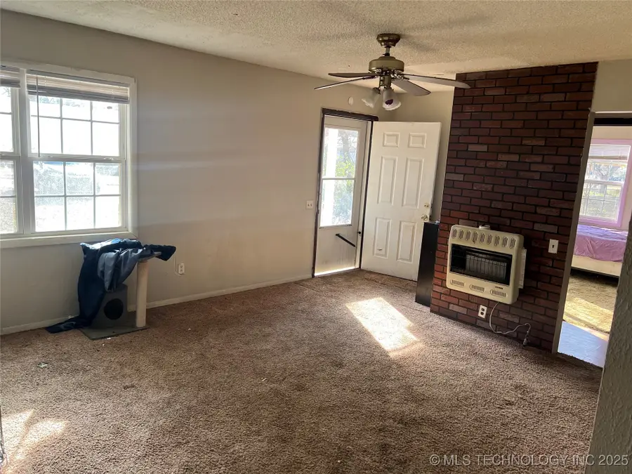 317 W Cedar Street, Stilwell, OK 74960 - Image #3